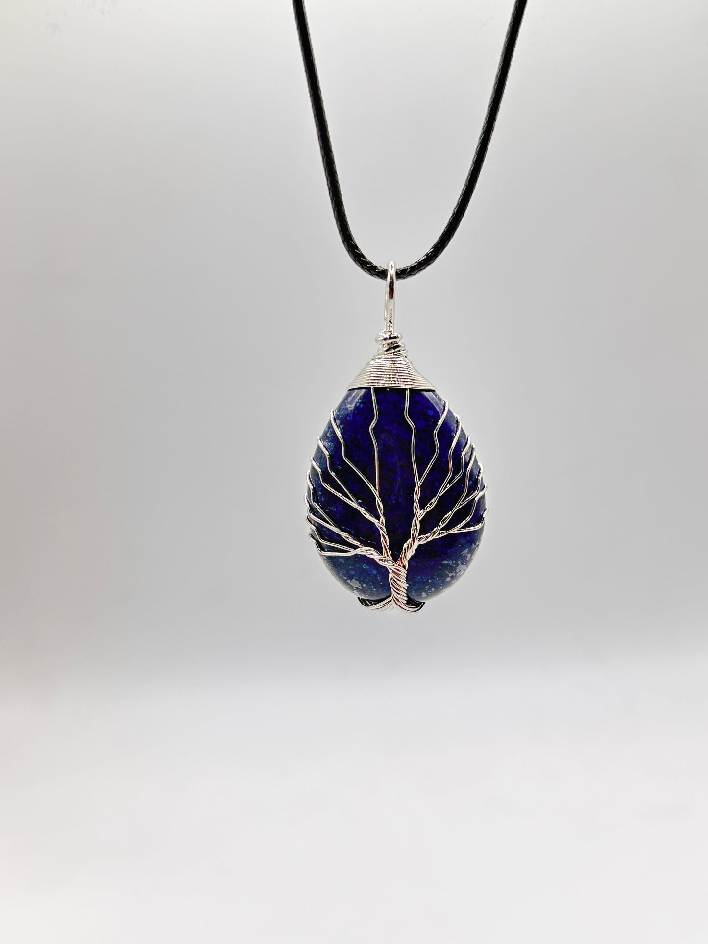 Collier “Arbre de Sagesse Bleue” en Lapis-Lazuli