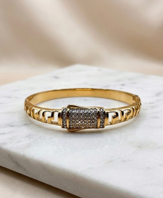 Bracelet Jonc "Olympe" – Motif Frise Grecque & Boucle Cristaux en Acier 316L