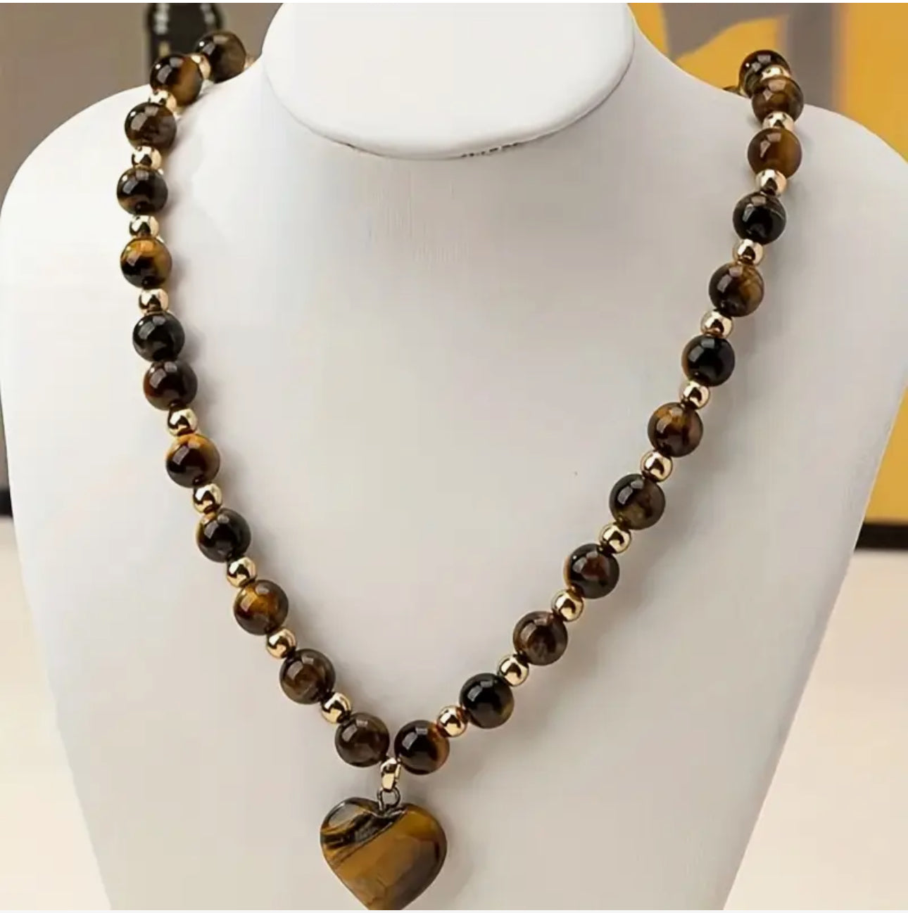 Collier Choker "Force & Amour" en Œil de Tigre et Cœur Doré