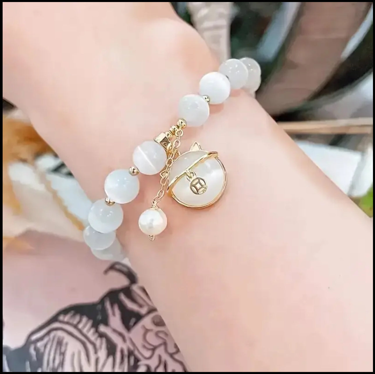 Bracelet en Quartz Blanc et Médaillon – Paix et Sérénité
