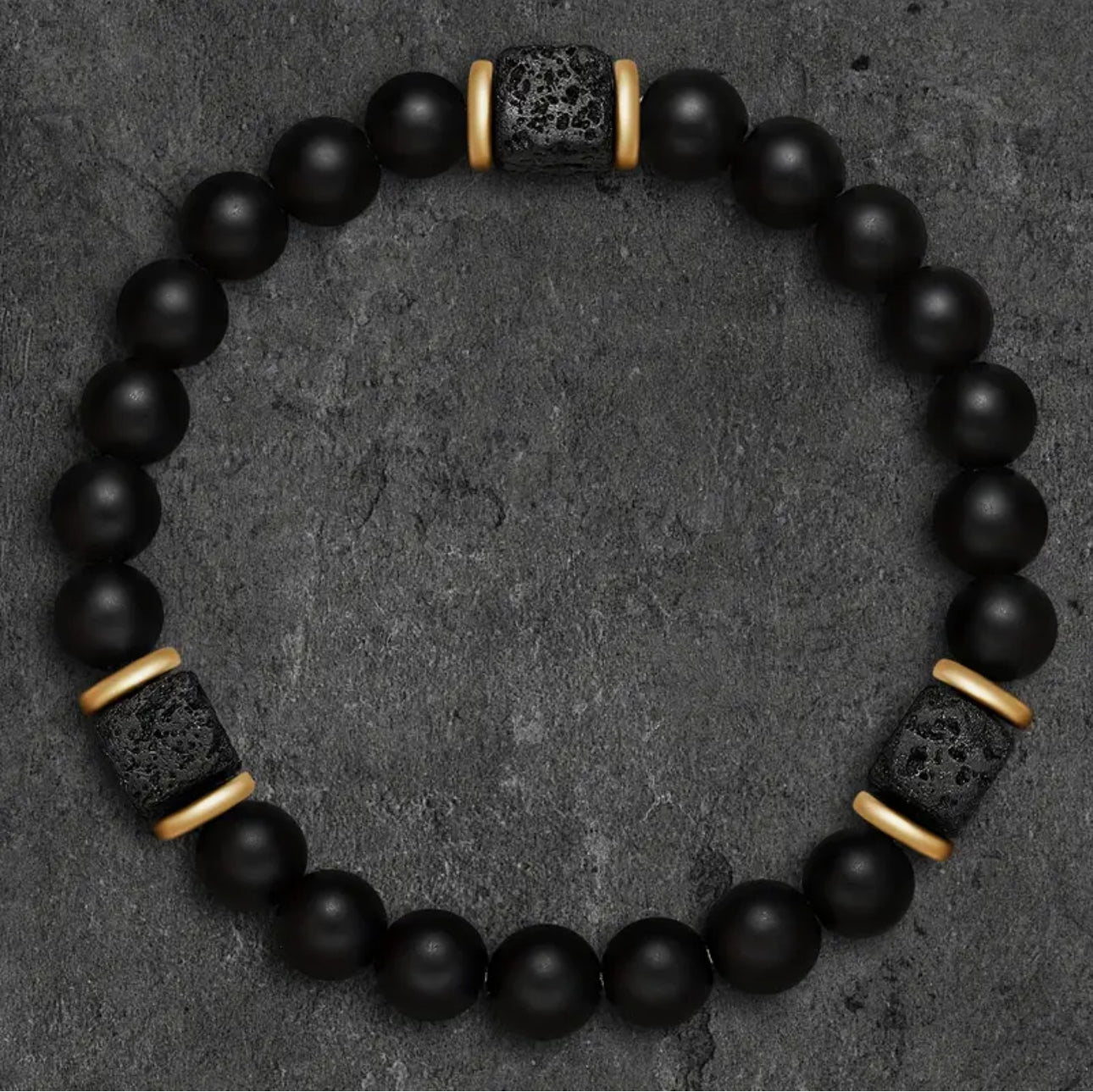 Bracelet "Élégance Volcanique" en Onyx Mat et Pierre de Lave