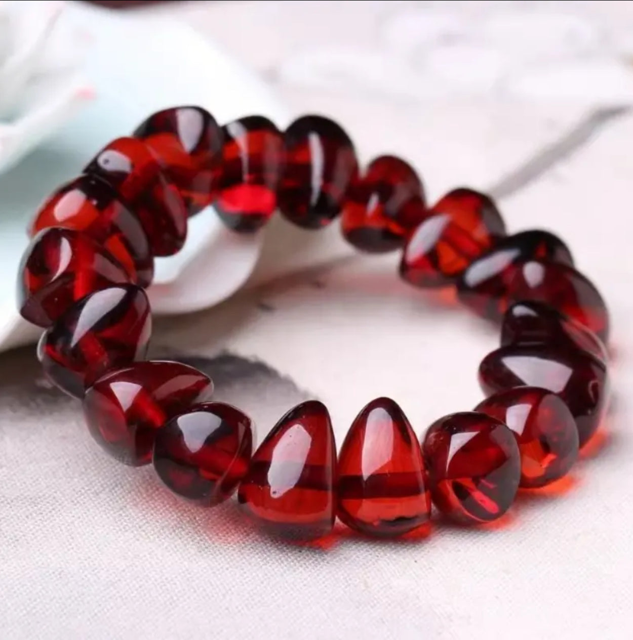Bracelet en Ambre & Sang de Dragon – Protection et Vitalité