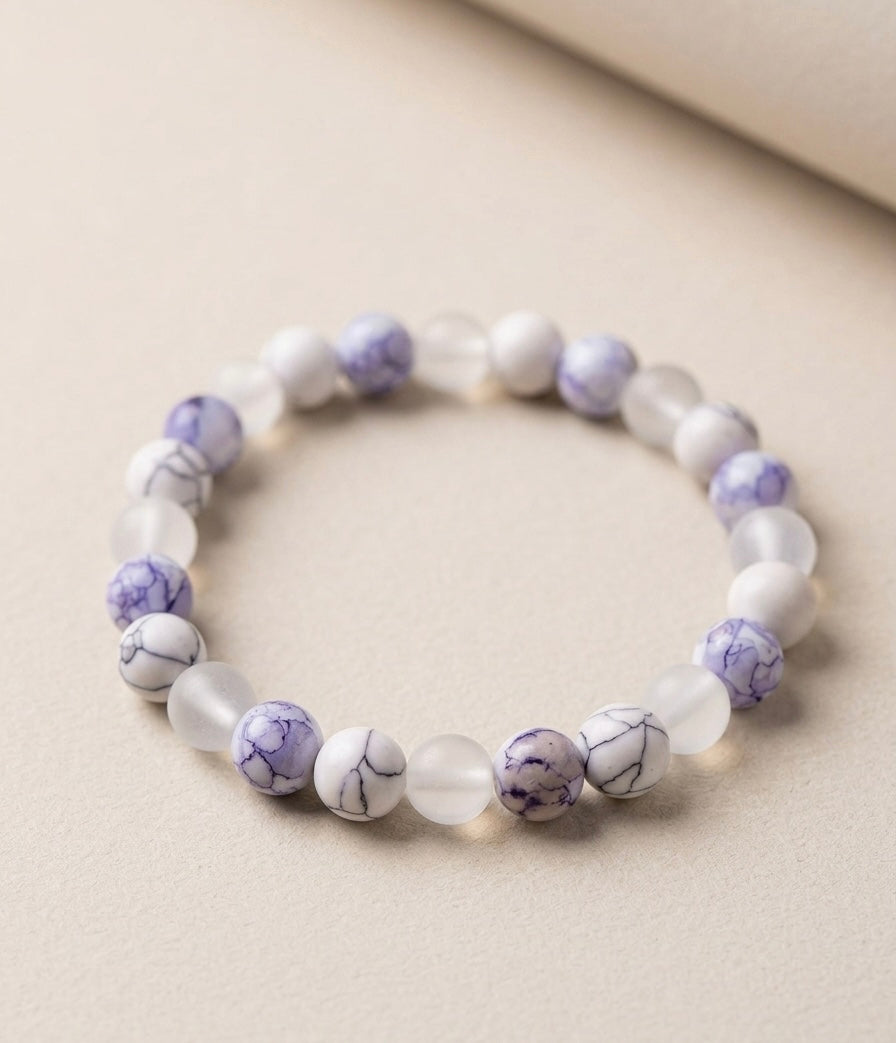 Bracelet "Souffle Serein" en Howlite, Sodalite et Quartz Dépoli