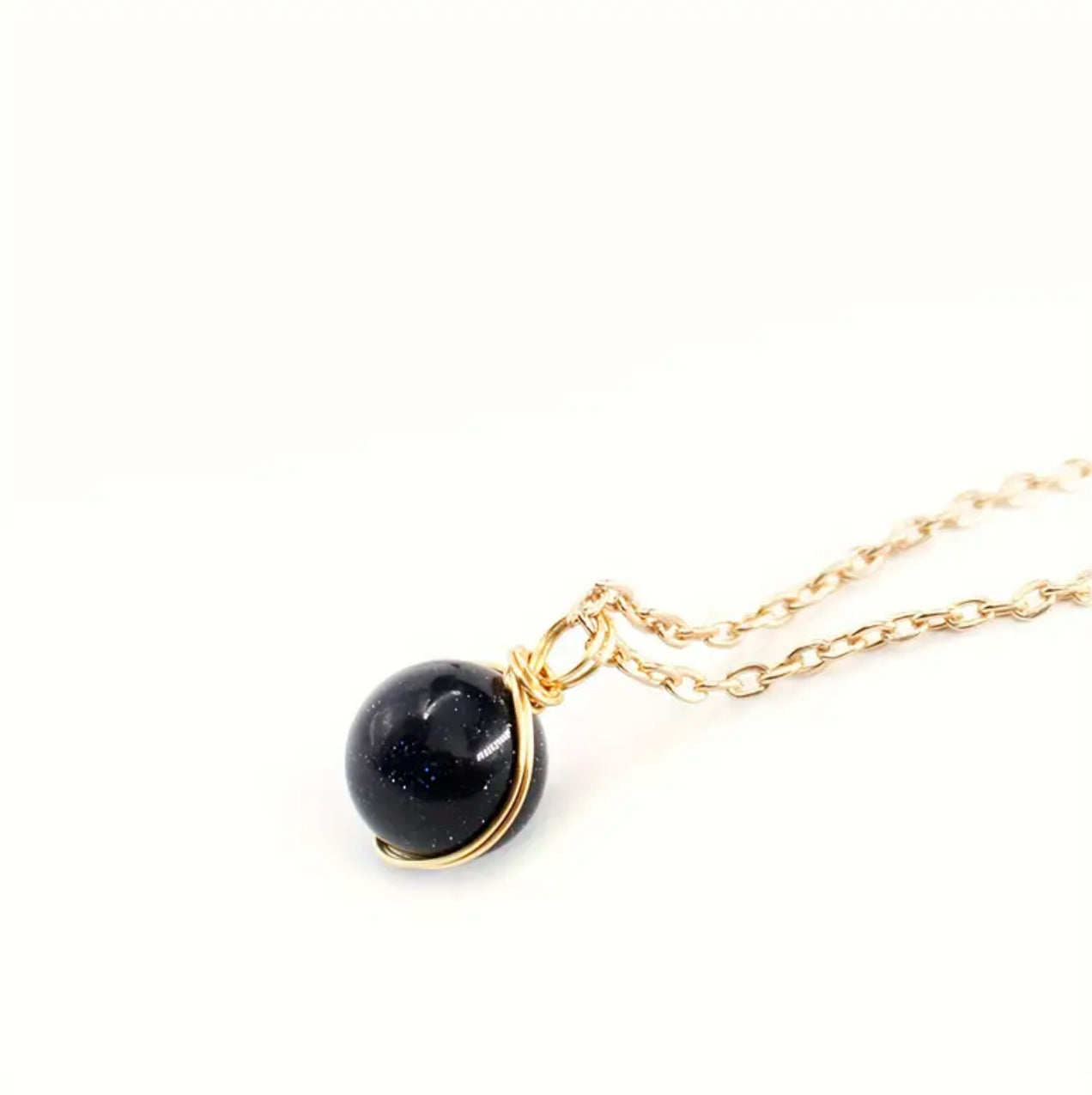 Collier Pendentif Pierre de Soleil – Élégance Céleste et Énergie Positive
