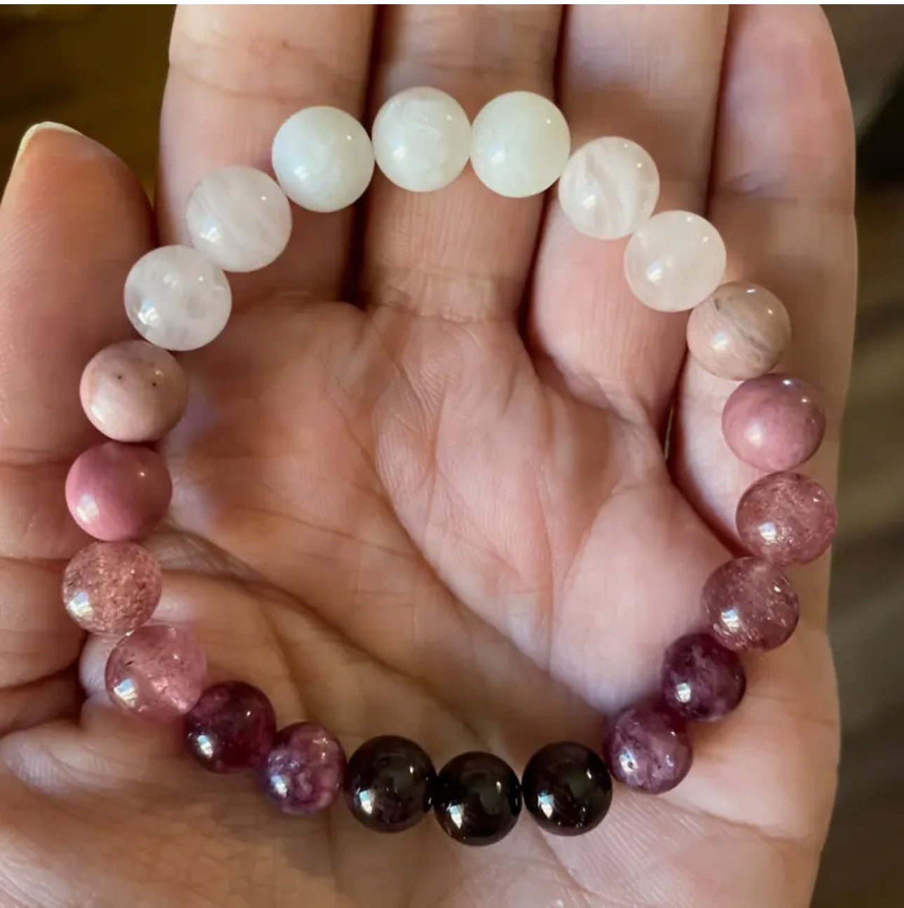 Bracelet “Love Spell” – Quartz Rose, Rhodonite, Granat et Aoonstone – Manifestation de l’Amour et de l’Attraction