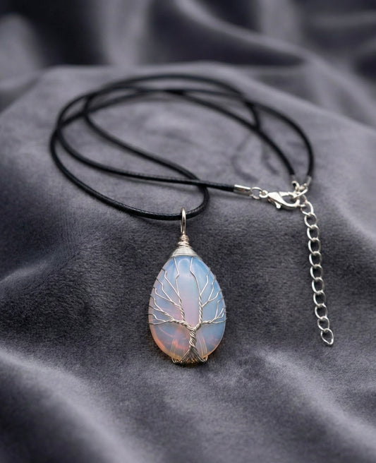 Collier “Arbre de Lumière” en Opale Bleue