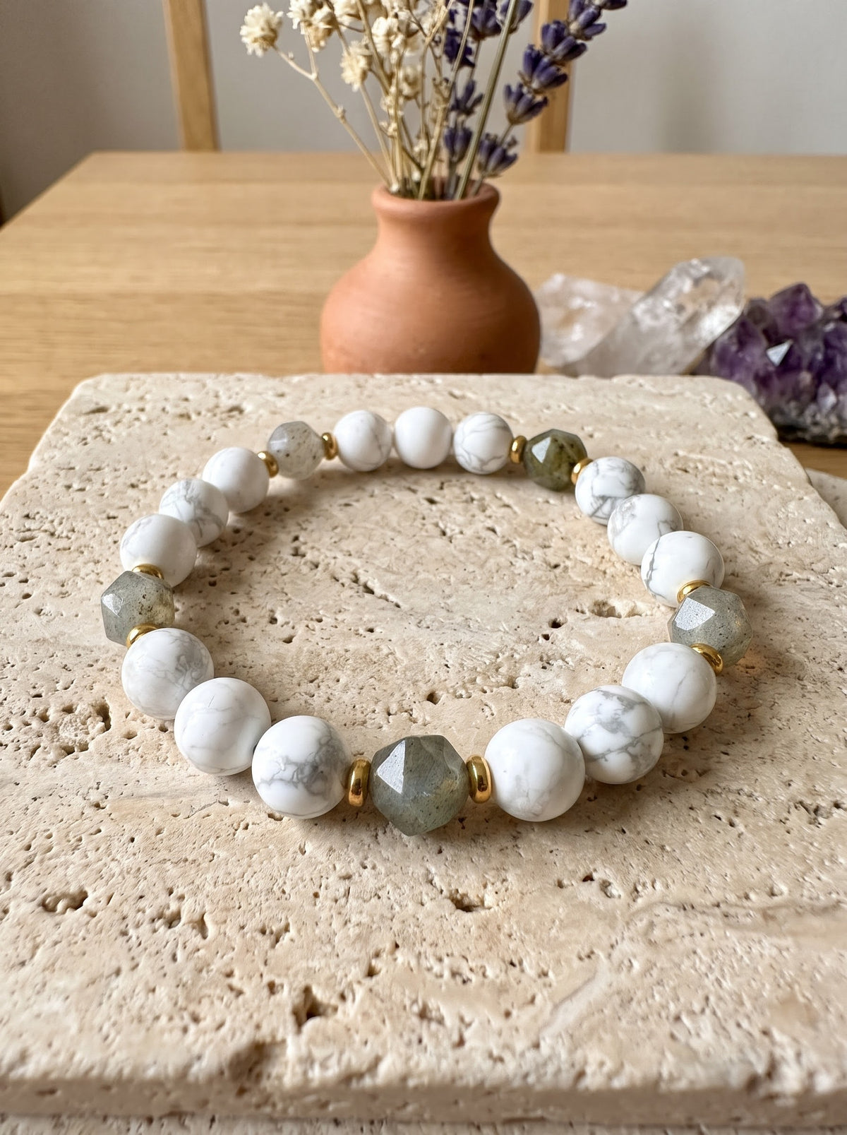 Bracelet "Clarté et Protection" en Howlite et Labradorite